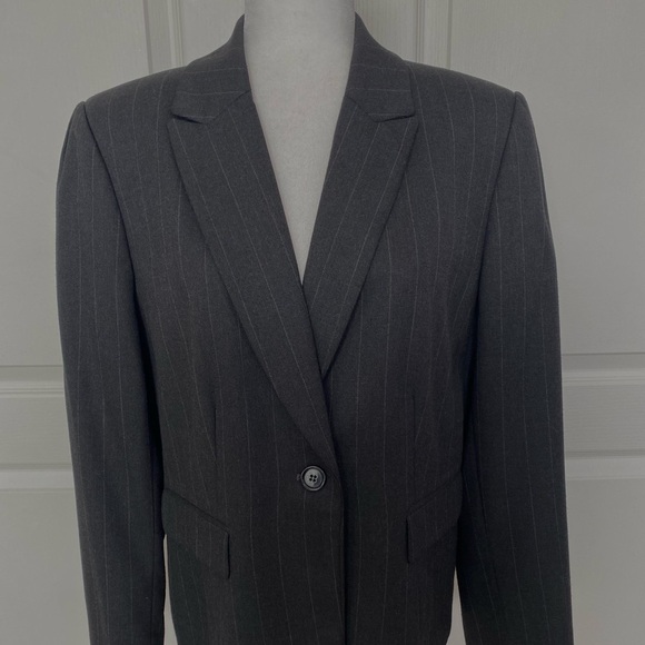 Antonio Melani Charcoal Pinstripe Blazer Jacket Size 14 - Picture 1 of 9